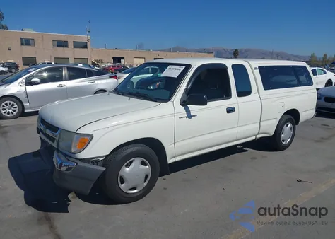 1998 Toyota Tacoma z USA, uszkodzony, nr VIN 4TAVL52N2WZ007051